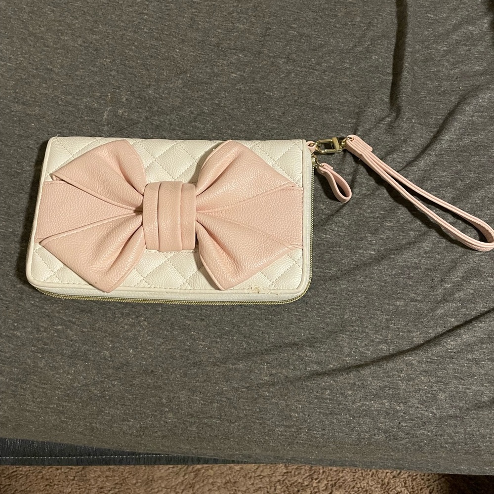 Betsy Johnson Wallet/clutch. I’m great shape.